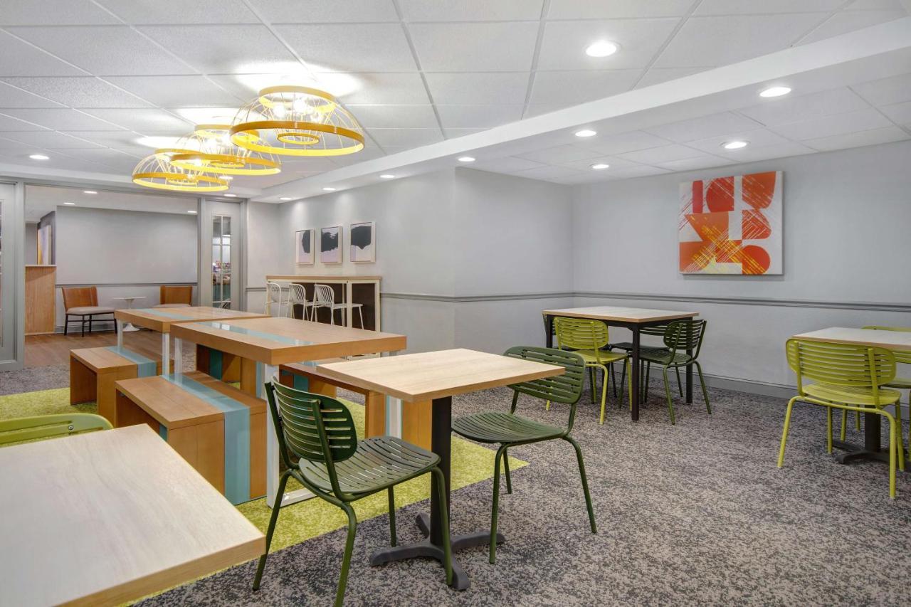 Spark By Hilton Rochester University Area 외부 사진